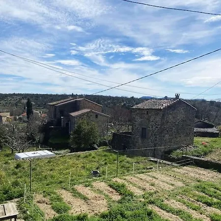La Petite Maison Dans La Brousse * Saint-Paul-le-Jeune